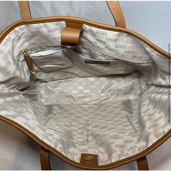 Michael Kors jet setter tote - Picture 3 of 5